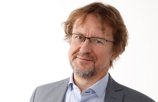 Zdjęcie portretowe: dr hab. Przemysław Wachowski