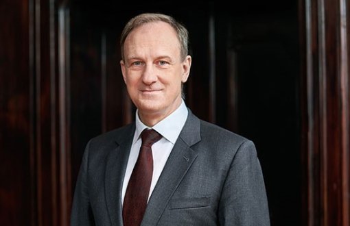 Zdjęcie portretowe: prof. Janusz Piekarski