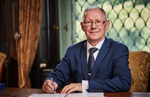 Zdjęcie portretowe: prof. Sławomir Wiak